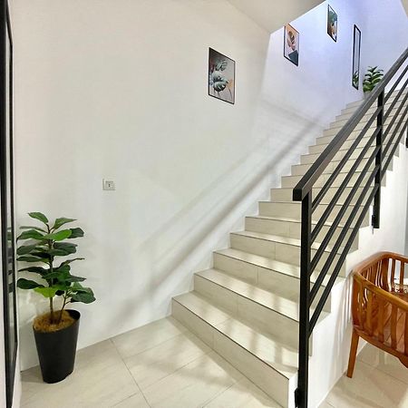 Hanan Homestay Klebang Ipoh With A View Of Mount Korbu, For Musl!M Only!! Екстер'єр фото